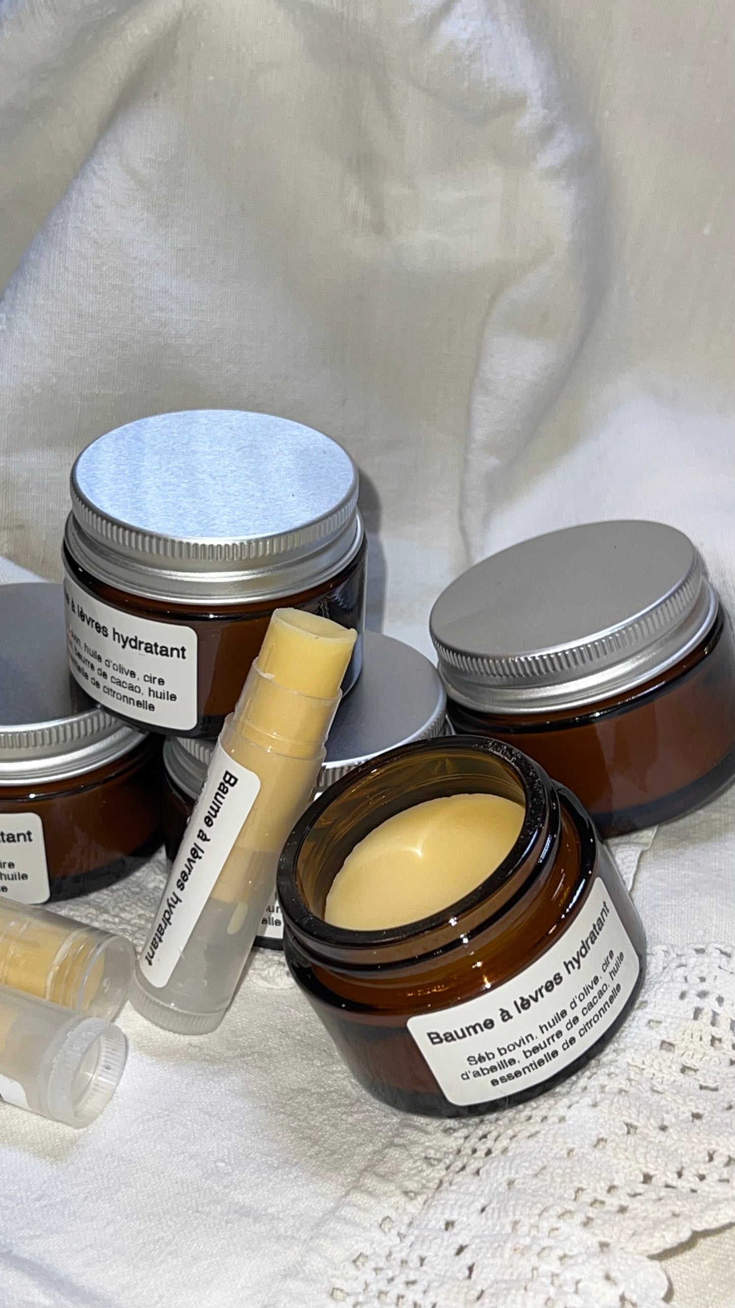 Bálsamo labial hidratante em boião