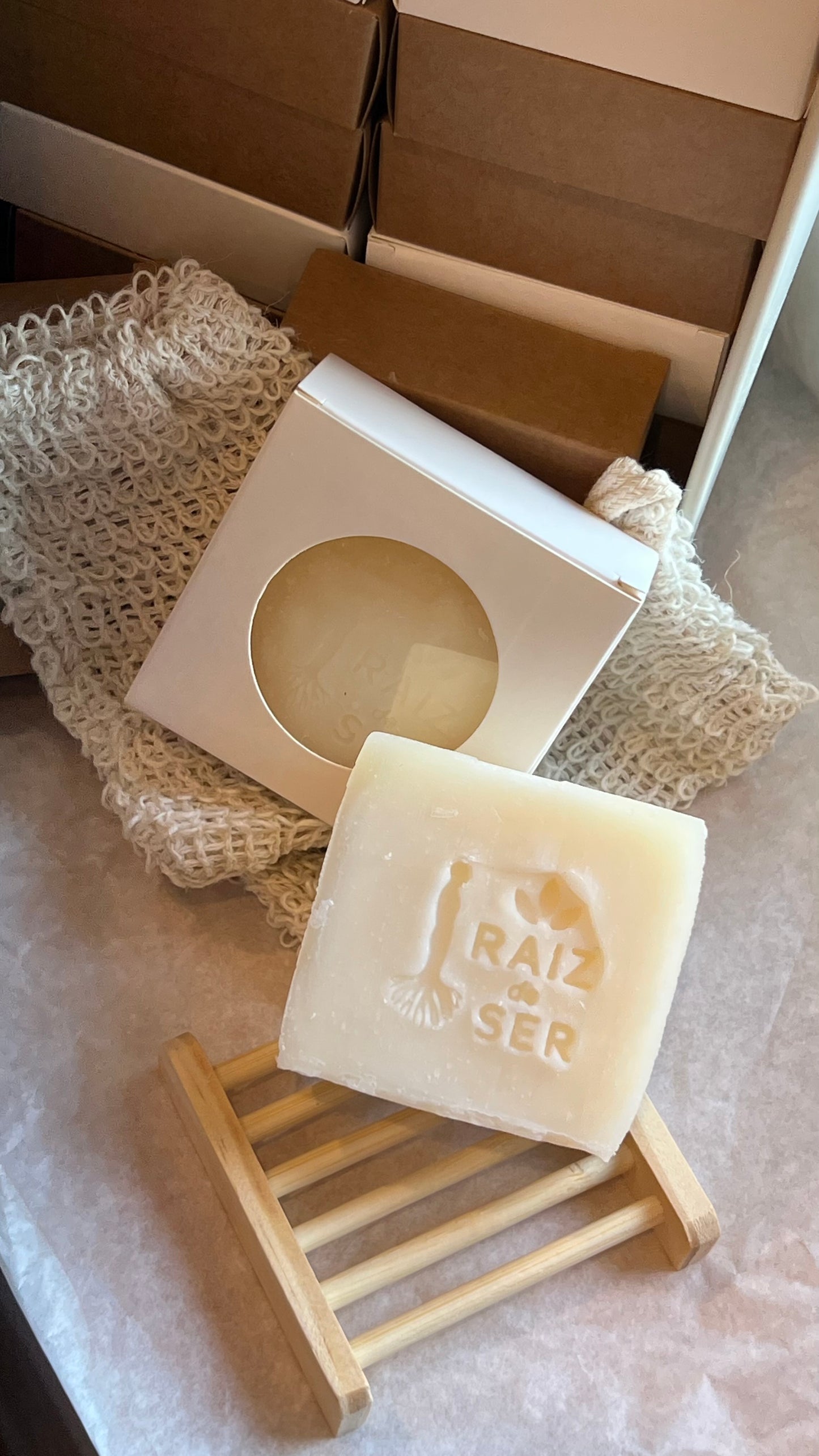 Kit Sabão Natural + Luva esfoliante biodegradável + saboneteira