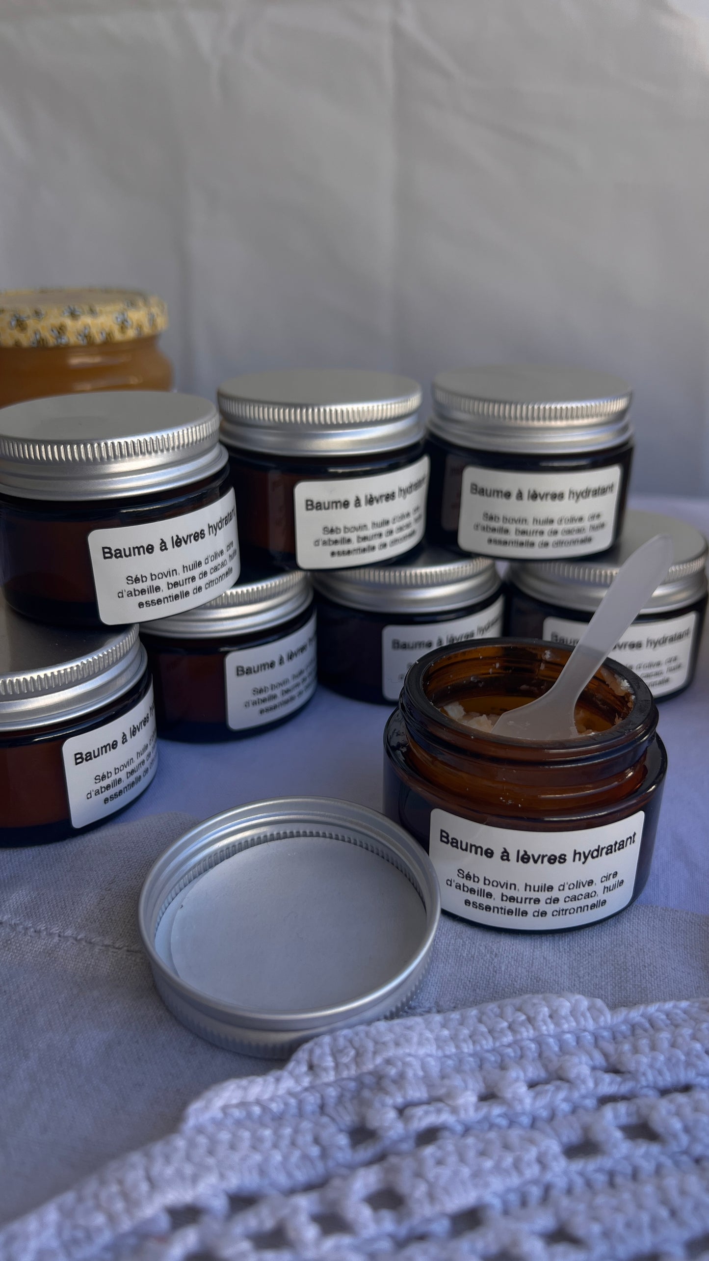 Bálsamo labial hidratante em boião