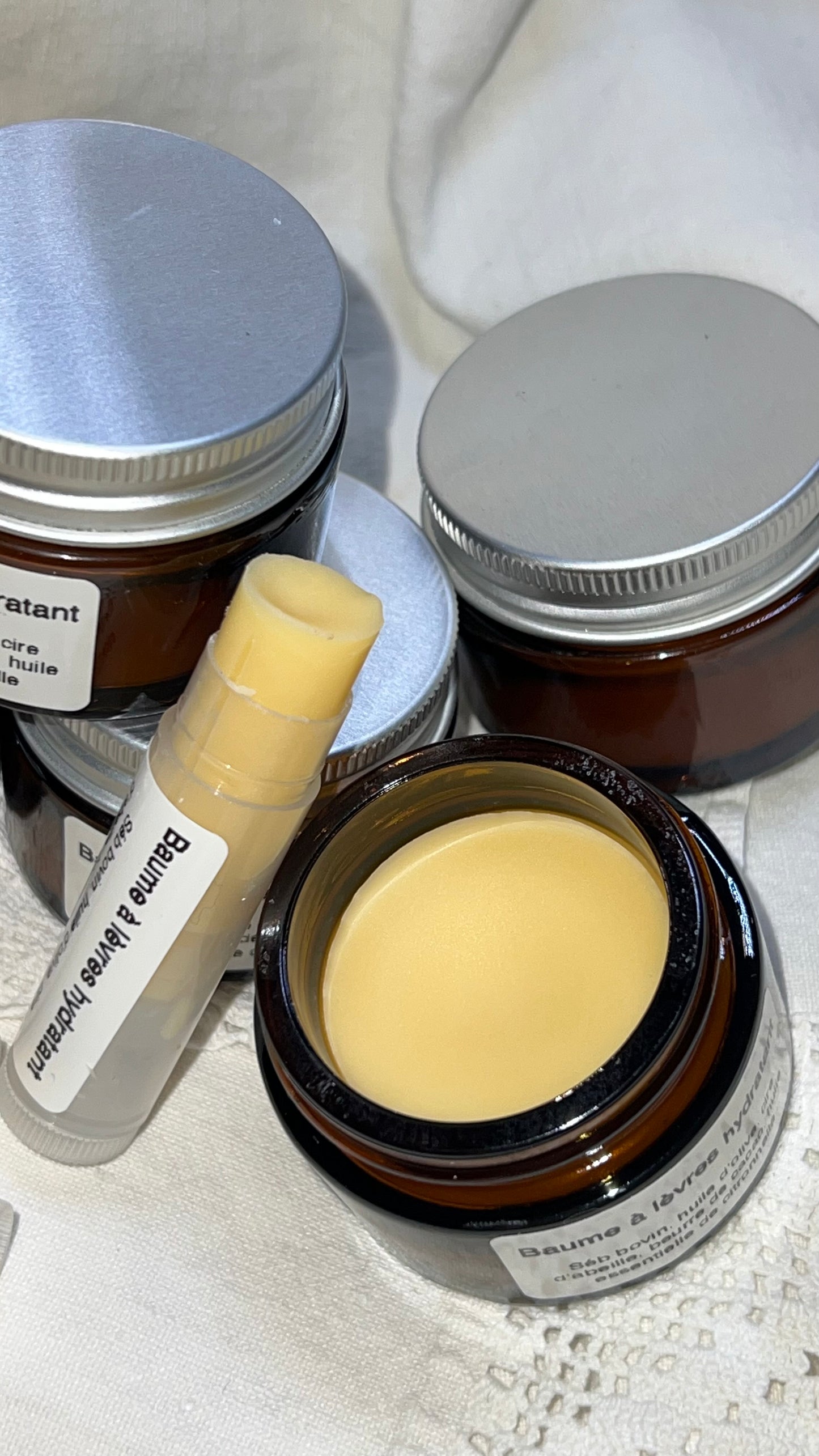 Bálsamo labial hidratante em boião